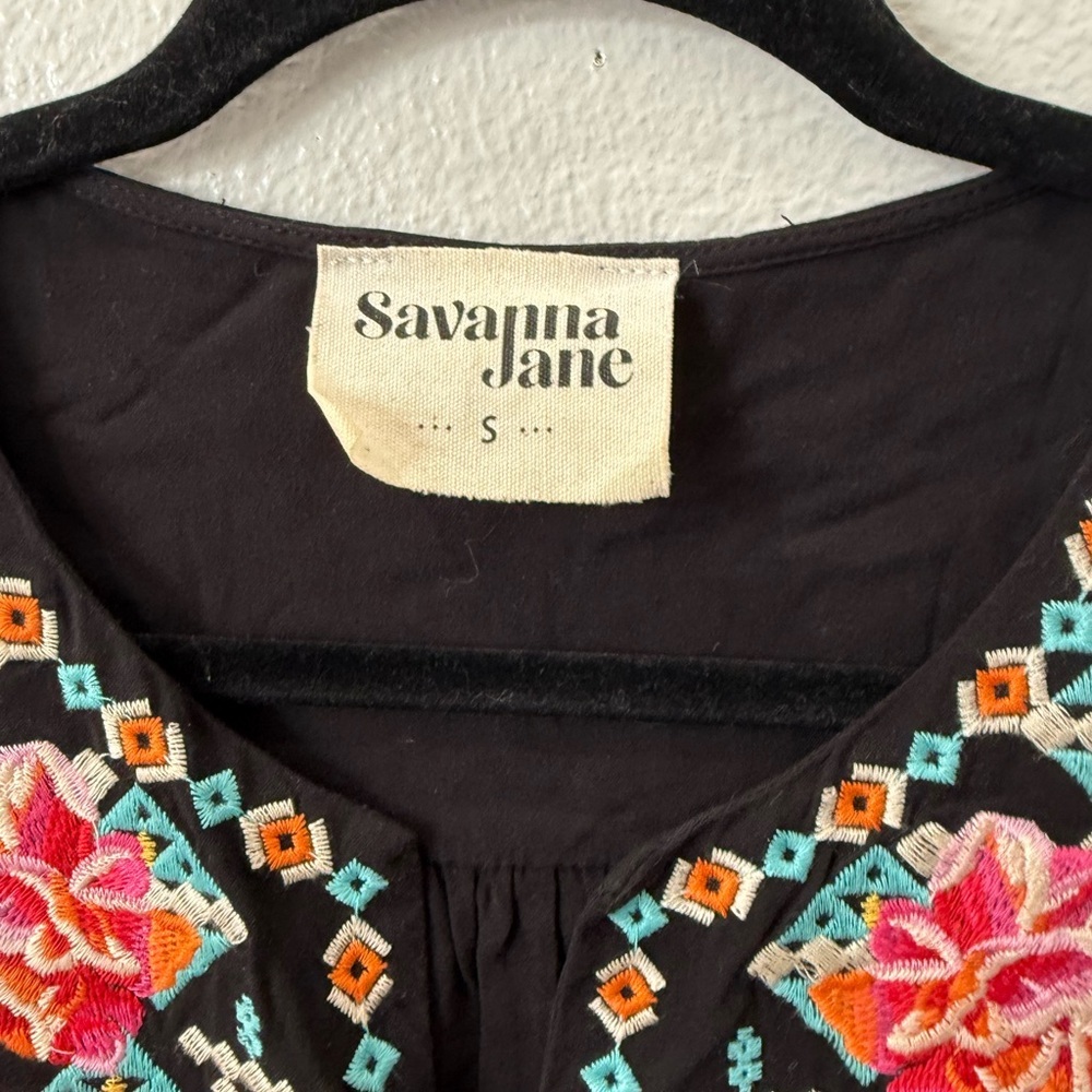 Savanna Jane Boho Embroidered Floral Blouse Black Rayon Peasant Top Size Small - Picture 3 of 9